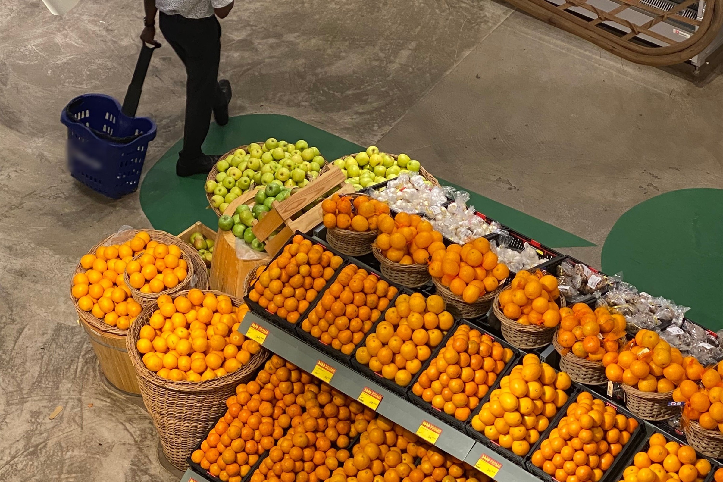 Market & Şarküteri — işletme mekânı